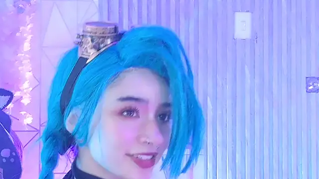 zephirahabney online show from November 23, 2025, 3:34 pm