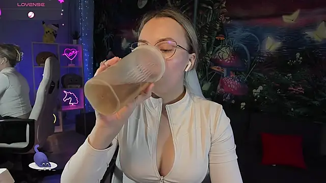 TiffanyBatson online show from January 5, 2025, 9:26 am