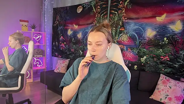 TiffanyBatson online show from February 6, 2025, 3:59 am