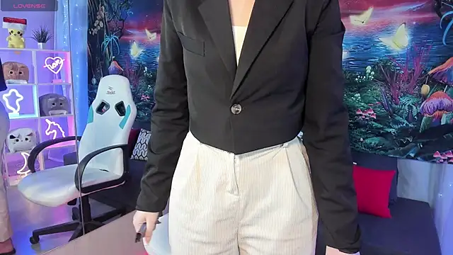 TiffanyBatson online show from March 7, 2025, 9:40 am