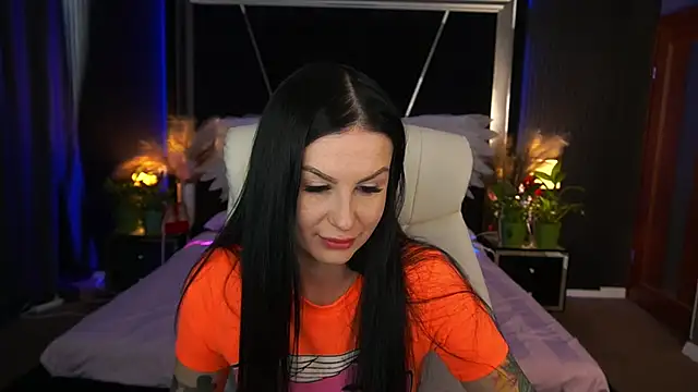AmberDismond online show from May 13, 2026, 5:49 am
