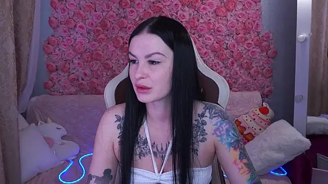 AmberDismond online show from May 25, 2026, 5:35 am