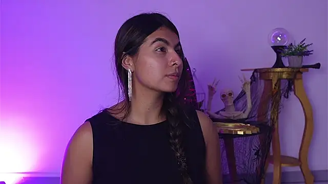 Snapshot of ShelleyMorell chatting on October 24, 2025, 2:35 pm ShelleyMorell online show from October 24, 2025, 2:35 pm