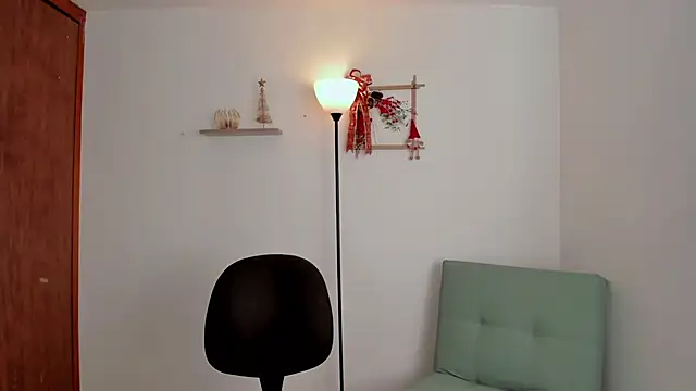 Lilabril online show from December 9, 2024, 2:17 pm