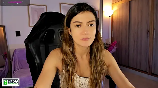 Lilabril online show from May 4, 2026, 2:46 pm
