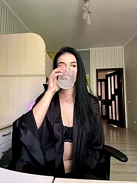 Snapshot of Julietta_a chatting on September 22, 2025, 7:10 am Julietta a online show from September 22, 2025, 7:10 am