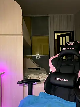 Snapshot of Julietta_a chatting on October 8, 2025, 4:15 pm Julietta a online show from October 8, 2025, 4:15 pm