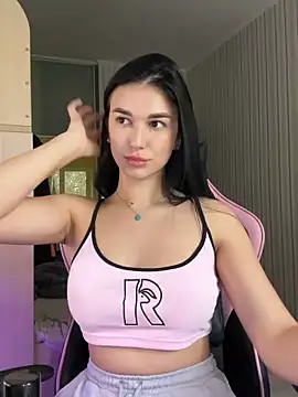 Snapshot of Julietta_a chatting on October 31, 2025, 8:15 am Julietta a online show from October 31, 2025, 8:15 am