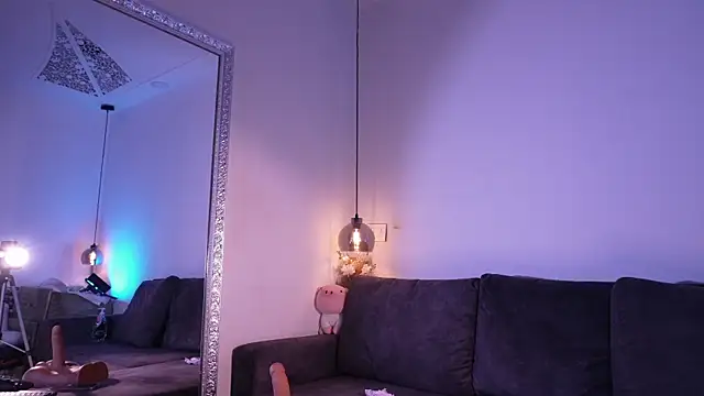 Isabella francoo online show from May 10, 2026, 1:05 pm