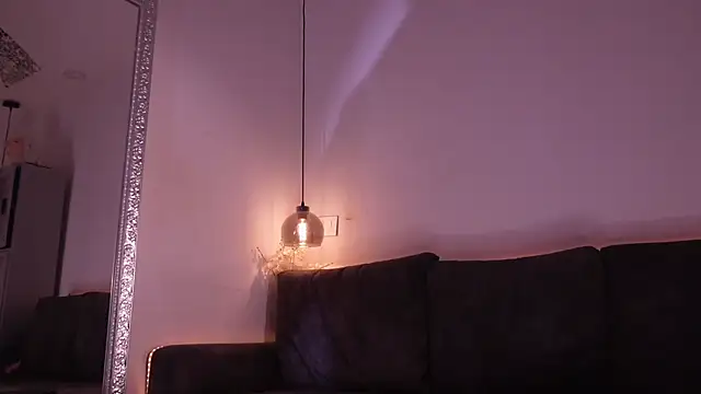 Isabella francoo online show from June 25, 2026, 12:09 pm