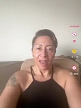 Snapshot of elmarsexydoll chatting on July 4, 2026, 11:27 am elmarsexydoll online show from July 4, 2026, 11:27 am