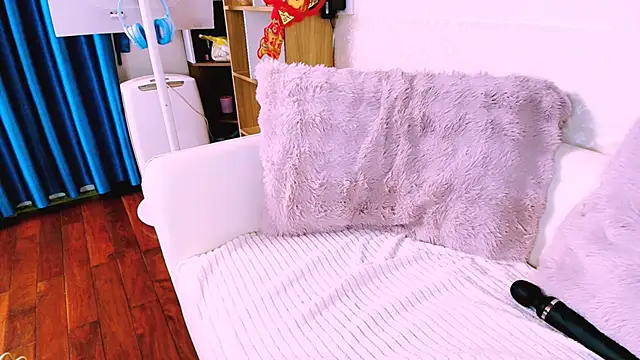 Snapshot of Lee_Mi chatting on February 9, 2026, 2:54 pm Lee Mi online show from February 9, 2026, 2:54 pm