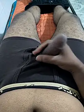 HunterBoy27ForMilf online show from September 28, 2025, 8:42 am