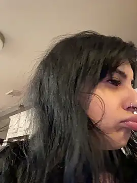 ThickerThanYoBitch online show from December 17, 2025, 3:18 pm