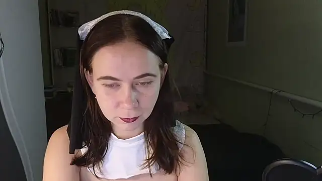 Snapshot of Riley_Roo chatting on October 31, 2025, 5:03 pm Riley Roo online show from October 31, 2025, 5:03 pm