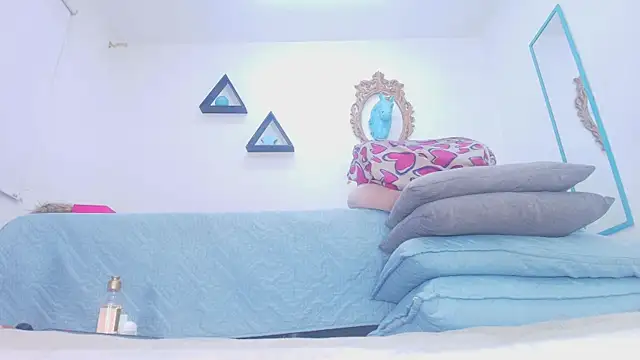 s sweett online show from September 11, 2025, 11:54 am