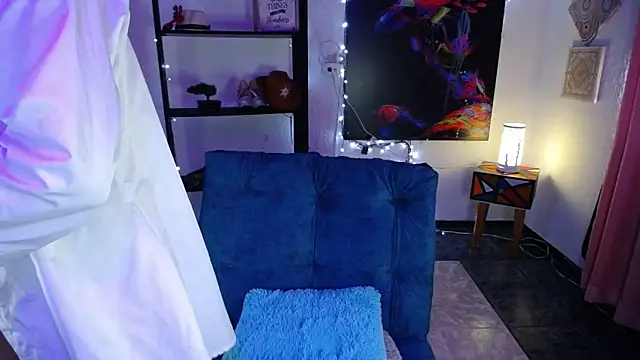 IsaBaileys  online show from January 8, 2025, 7:03 pm