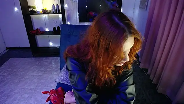 IsaBaileys  online show from February 4, 2025, 11:27 pm