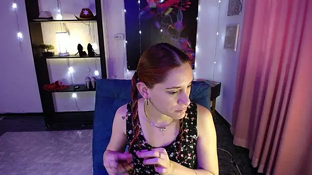 IsaBaileys  online show from February 7, 2025, 7:27 pm