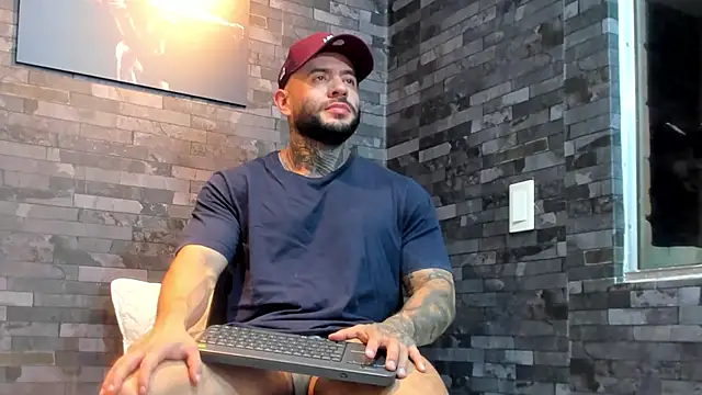 BruceDallas online show from February 20, 2026, 1:24 am