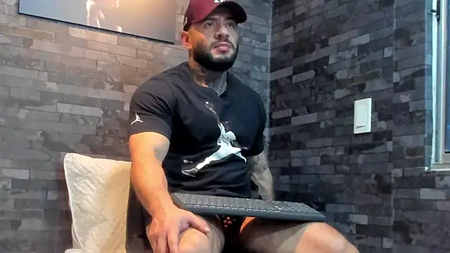 BruceDallas online show from May 26, 2026, 11:23 pm