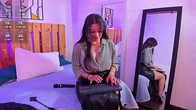 emily amaya online show from June 19, 2026, 8:12 pm