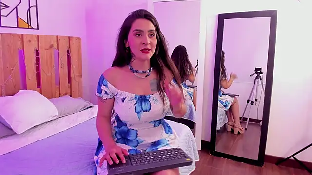 emily amaya online show from July 7, 2026, 8:35 pm