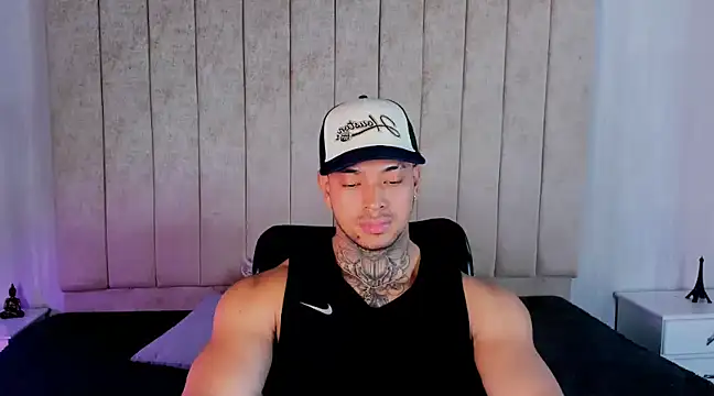 Stiven collins online show from December 8, 2024, 4:04 am