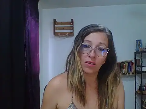 Snapshot of charlott_ponce chatting on September 23, 2025, 6:11 pm charlott ponce online show from September 23, 2025, 6:11 pm