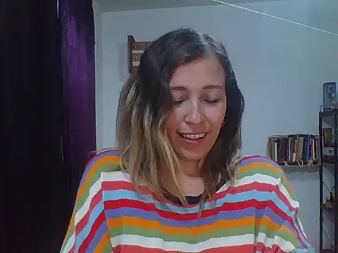 Snapshot of charlott_ponce chatting on October 9, 2025, 5:11 pm charlott ponce online show from October 9, 2025, 5:11 pm