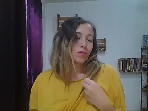 Snapshot of charlott_ponce chatting on October 10, 2025, 6:29 pm charlott ponce online show from October 10, 2025, 6:29 pm