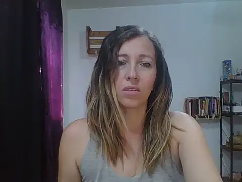 Snapshot of charlott_ponce chatting on October 14, 2025, 6:31 pm charlott ponce online show from October 14, 2025, 6:31 pm