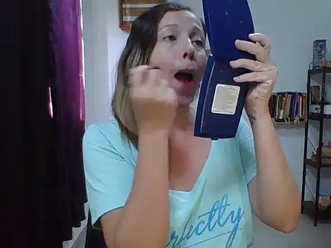 Snapshot of charlott_ponce chatting on October 18, 2025, 6:19 pm charlott ponce online show from October 18, 2025, 6:19 pm