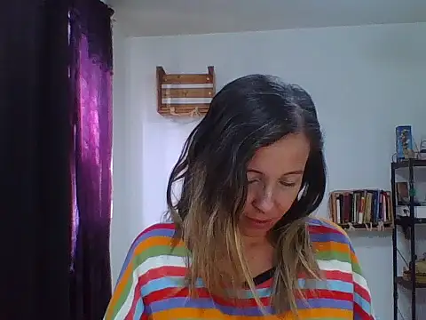 Snapshot of charlott_ponce chatting on October 22, 2025, 8:08 pm charlott ponce online show from October 22, 2025, 8:08 pm