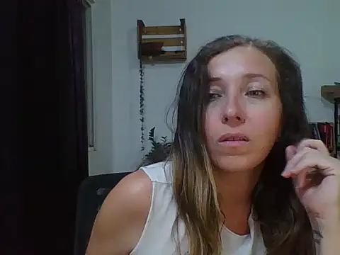 Snapshot of charlott_ponce chatting on March 10, 2026, 1:43 am charlott ponce online show from March 10, 2026, 1:43 am