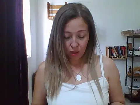Snapshot of charlott_ponce chatting on April 1, 2026, 7:22 pm charlott ponce online show from April 1, 2026, 7:22 pm