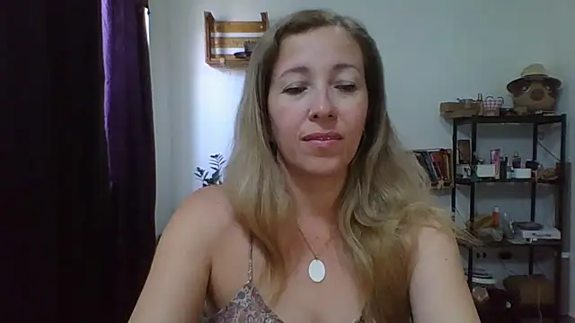 Snapshot of charlott_ponce chatting on April 29, 2026, 6:14 pm charlott ponce online show from April 29, 2026, 6:14 pm