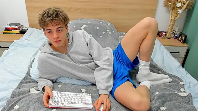 Fandi 777 online show from December 16, 2024, 3:11 pm