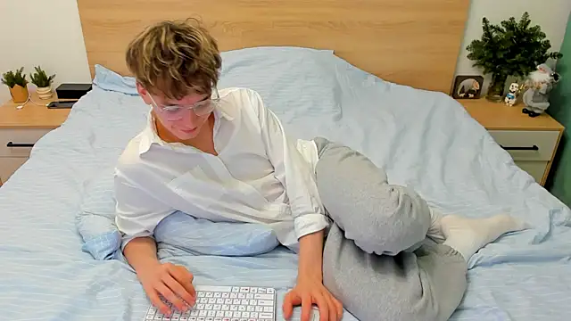 Fandi 777 online show from December 24, 2024, 8:00 am