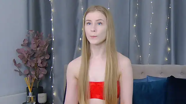VioletiSwone online show from January 17, 2025, 3:00 pm