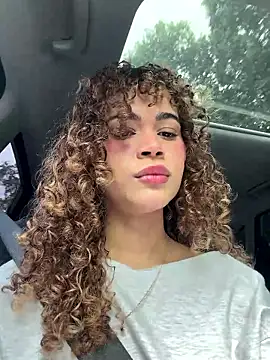 Snapshot of Lianh_Benett chatting on February 19, 2026, 2:13 pm Lianh Benett online show from February 19, 2026, 2:13 pm