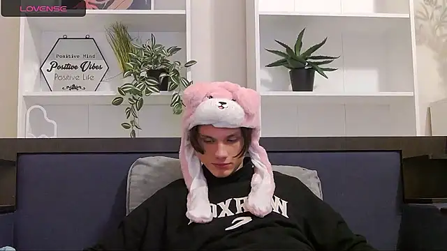 CalvinCay online show from December 5, 2024, 8:00 pm