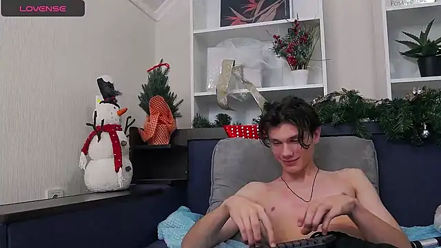 CalvinCay online show from December 20, 2024, 1:58 am