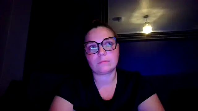 sweetiesophiaUK online show from October 1, 2025, 10:05 pm
