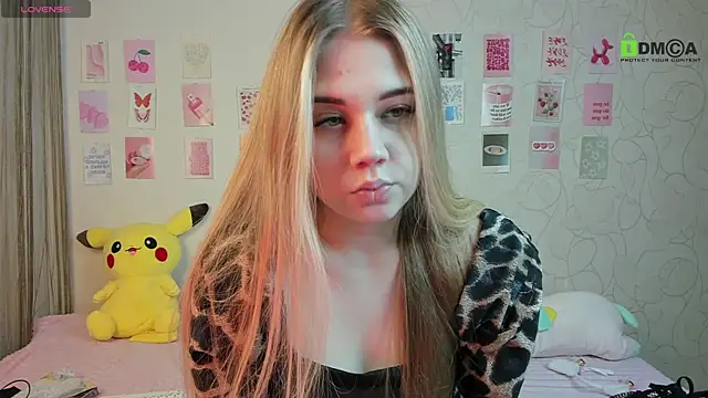 Snapshot of Mery_Haily chatting on January 22, 2025, 9:35 am Mery Haily online show from January 22, 2025, 9:35 am