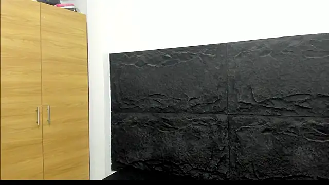 Snapshot of emakross chatting on February 20, 2026, 12:07 am emakross online show from February 20, 2026, 12:07 am