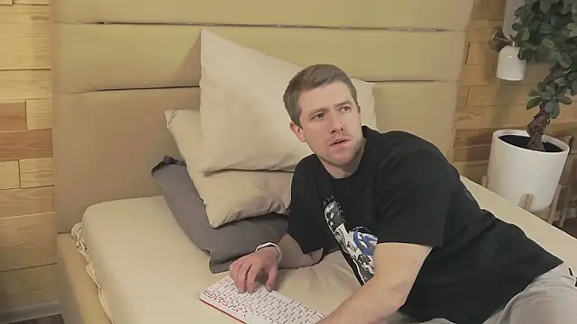 EthanPinkman online show from November 16, 2025, 3:56 am