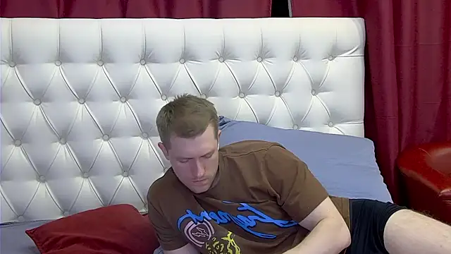 EthanPinkman online show from May 12, 2026, 5:37 am