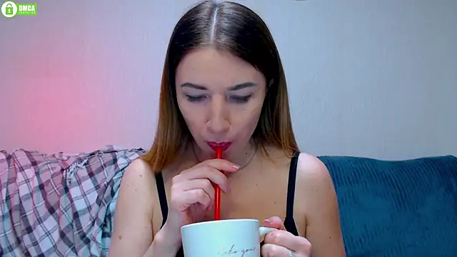 Snapshot of Sweet___Amelia chatting on October 6, 2025, 10:34 am Sweet   Amelia online show from October 6, 2025, 10:34 am