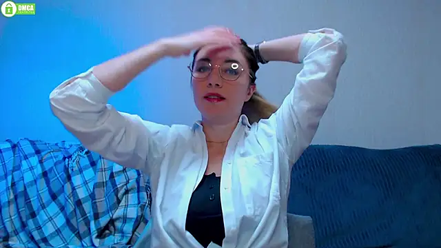 Snapshot of Sweet___Amelia chatting on October 16, 2025, 3:35 pm Sweet   Amelia online show from October 16, 2025, 3:35 pm